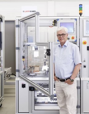 Prof. Zühlke, vodja SmartFactoryKL Prof. Zühlke, vodja SmartFactoryKL